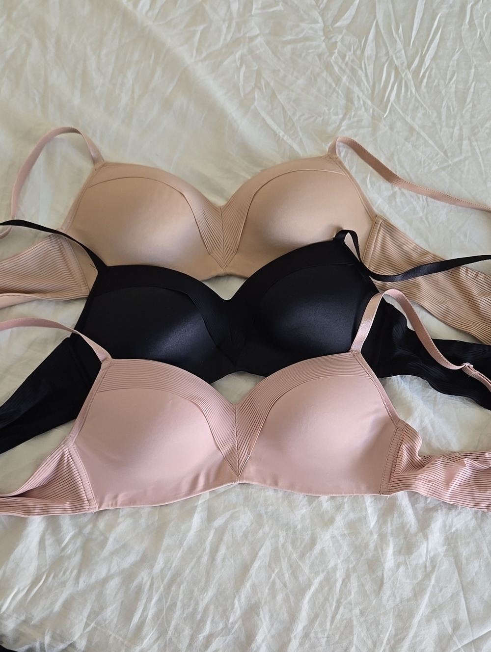Soma Smooth Everyday Bra Set in Black and Blush
